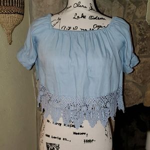 JtheWAY WOMEN'S LACEY CROP TOP